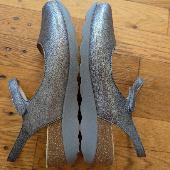 Dansko Marcy Metallic Gray Peep-Toe Sandals - Picture 6 of 9